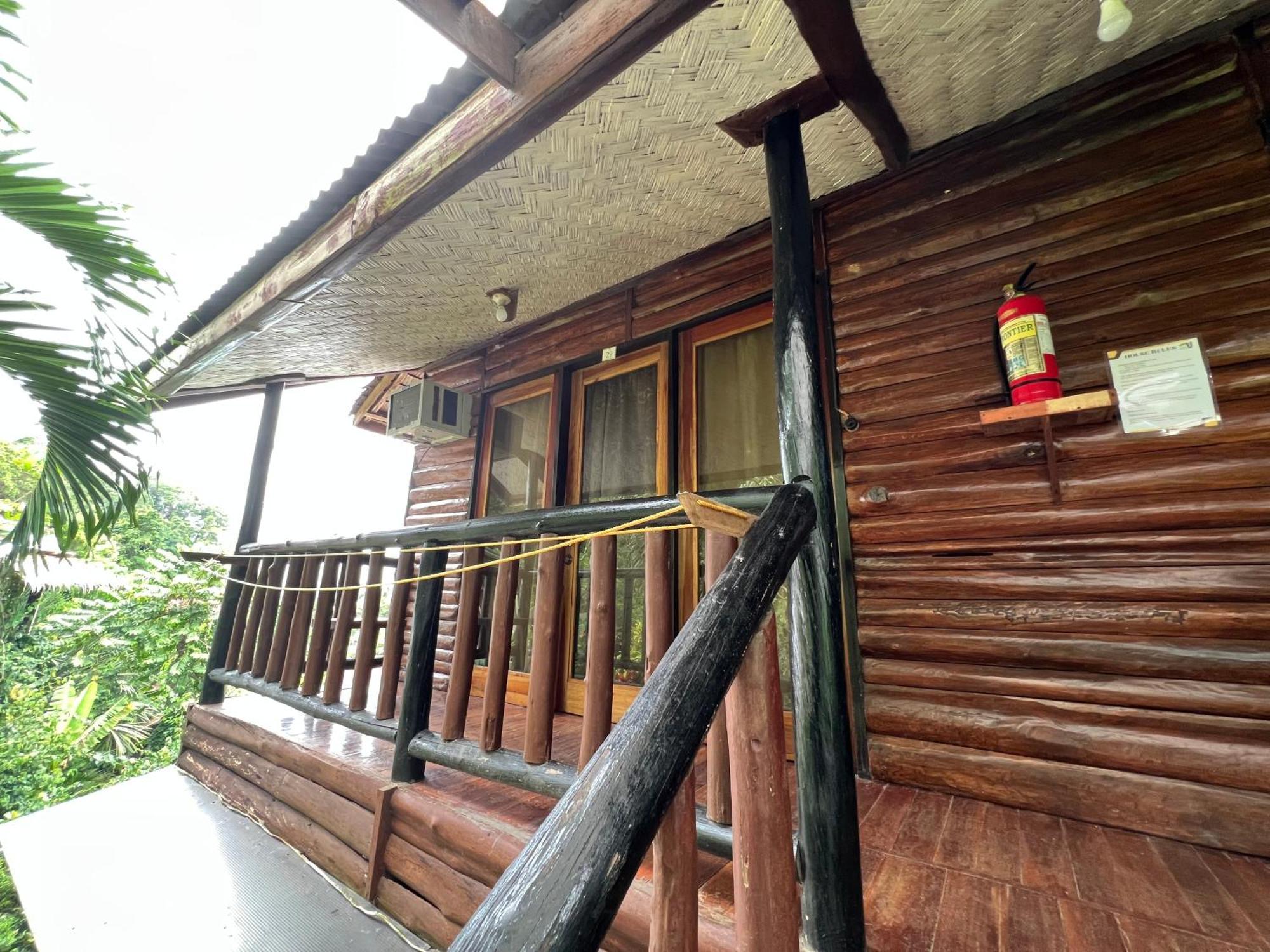 אל נידו Novie'S Tourist Inn מראה חיצוני תמונה