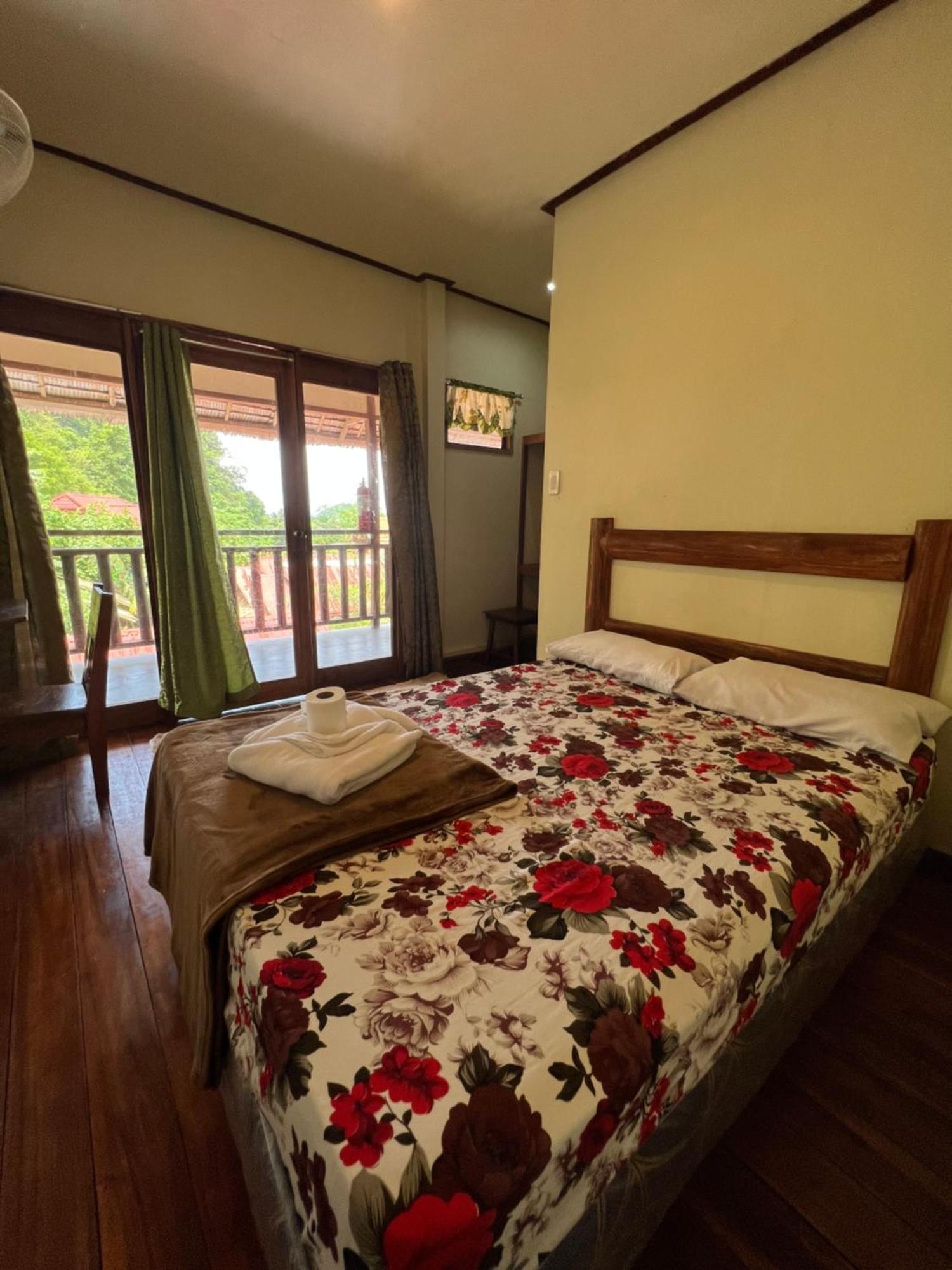 אל נידו Novie'S Tourist Inn מראה חיצוני תמונה